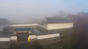 霞城公園大手門 ・秋（山形市）